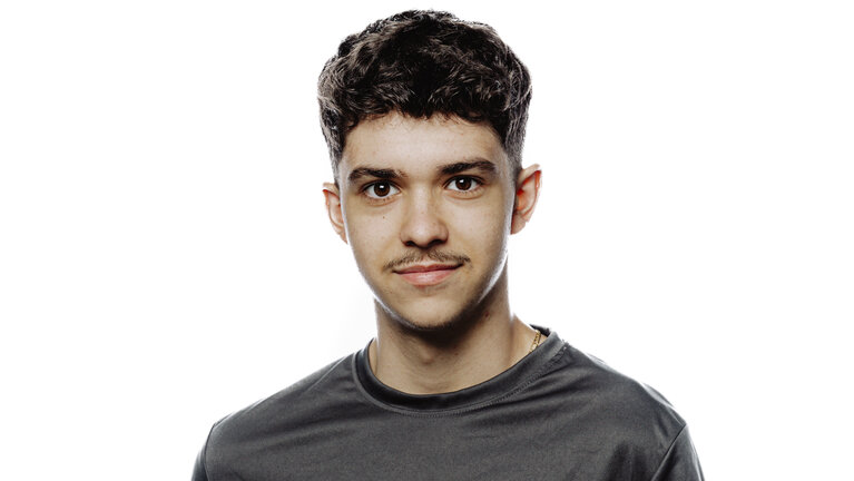 Hasan Maksuti Portrait von Hasan Masuti - Auszubildende Kfz-Mechatroniker bei Autowelt Schmidt in Dortmund